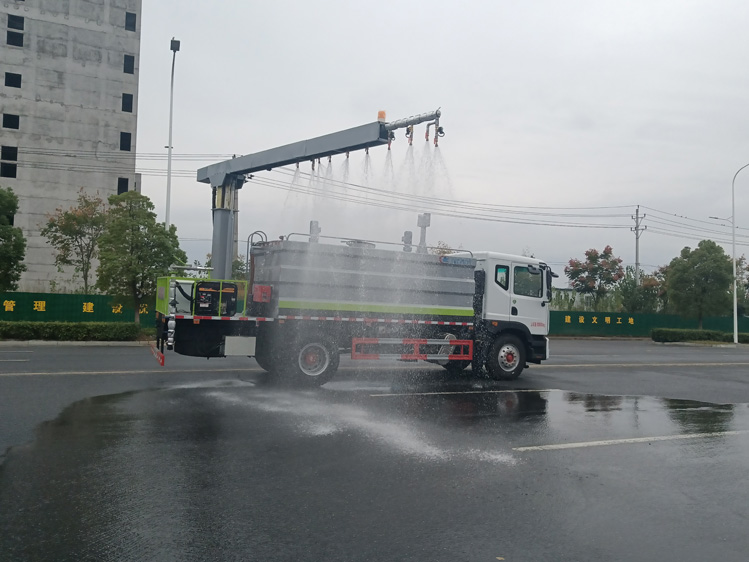 鐵路抑塵車分期_CL5186TDY6YC多功能抑塵車 自動(dòng)感應(yīng)噴淋系統(tǒng)抑塵車_多功能噴灑抑塵車廠家直銷