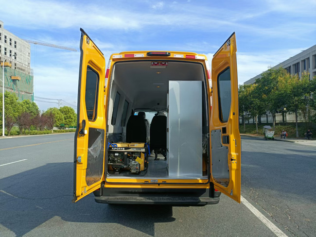 新世代全順加長(zhǎng)軸高頂救險(xiǎn)車_雙排座救險(xiǎn)車 山東化工園區(qū)氣防車 福特V362應(yīng)急救援氣防車_礦山救護(hù)車_福特V348救險(xiǎn)車