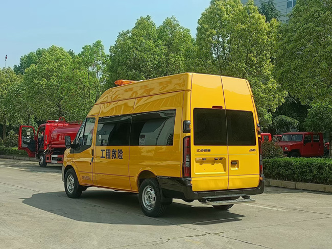 化工熱力氣防車_福特搶險救援車_依維柯歐勝救險車 山東化工園區(qū)氣防車 江鈴福特V348氣防車_市政管網(wǎng)工程救險車_煉油廠搶險救援車