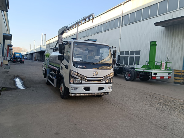 東風小多利卡5方鐵路抑塵車_煤礦抑塵車東風國六鐵路抑塵車_全自動霧炮車質量好_煤炭車皮封層車_15噸煤炭降塵車