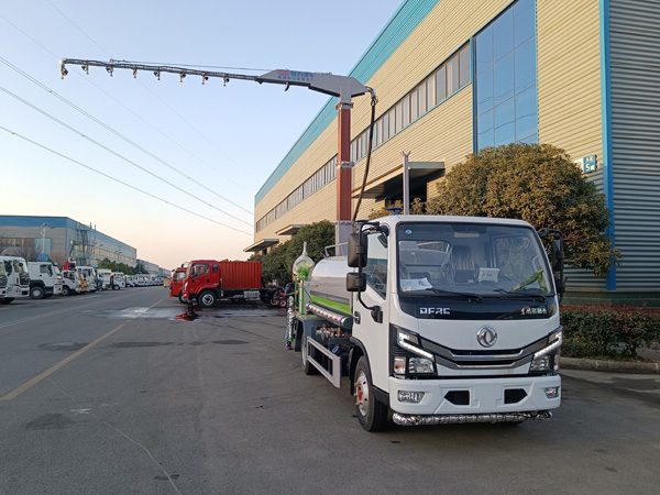 15噸鐵路抑塵車_運煤抑塵劑固化劑噴灑東風D9噴霧壓塵車_10方煤炭揚塵噴霧車多少錢_15方鐵路抑塵車_煤炭固化封層噴灑車